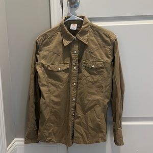 Womens button up carhartt size L